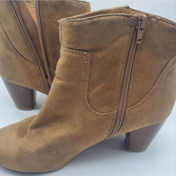 Chinese Laundry Fringe Boots, 8.5 - Picture 5 of 7